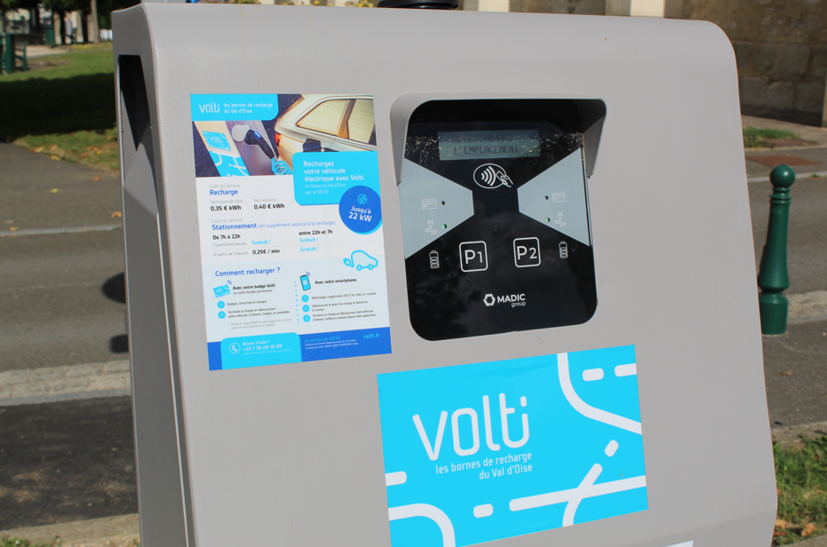 Lire la suite à propos de l’article VOLTI – Borne électrique sur le parking de la pharmacie